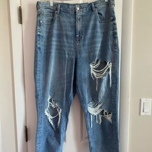 American Eagle Curvy Mom Jean